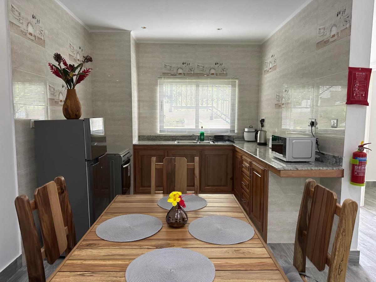 Jasmine Stay Self-Catering Apartments Вікторія Екстер'єр фото